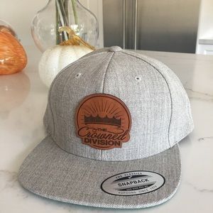 Snap back new grey unisex